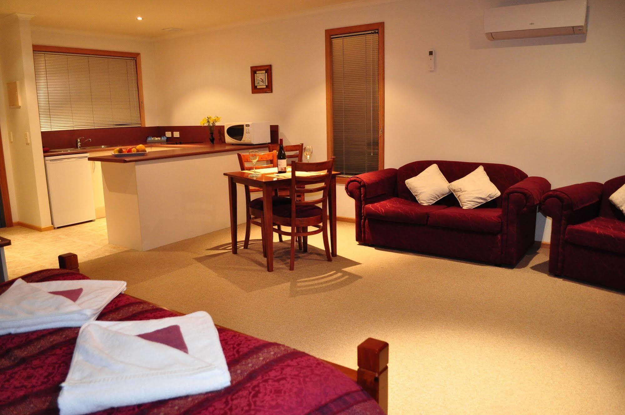 Marsden Court Apartments Now Incorporating Marsden Court And Sharonlee Strahan Villas Bagian luar foto